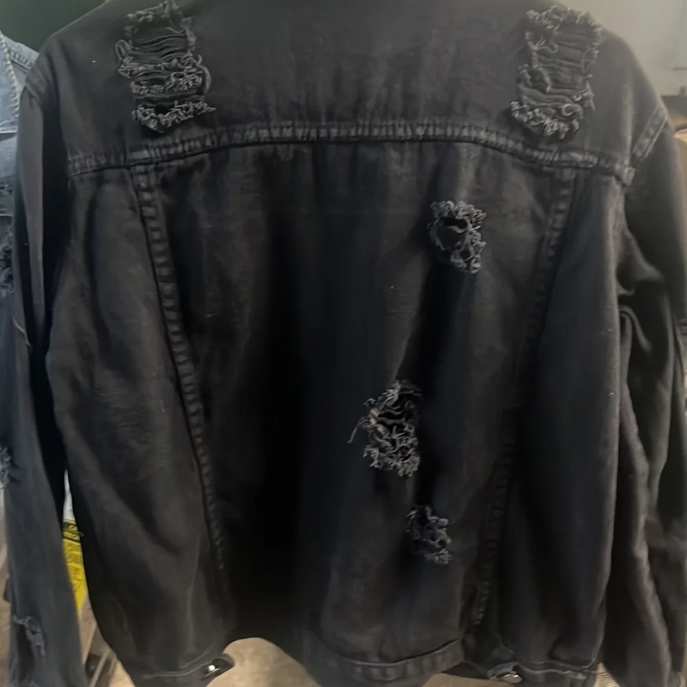 Medium Distressed Black Jean Jacket - Picture 2 of 2